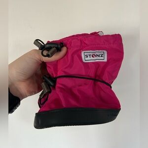 STONZ BABY AND TODDLER PINK WINTER BOOTIES Size large